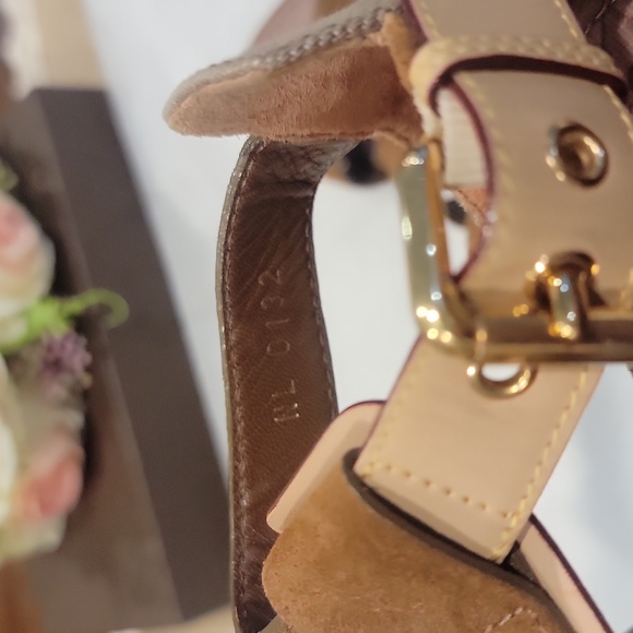 Authentic Louis Vuitton sandals - Picture 10 of 11